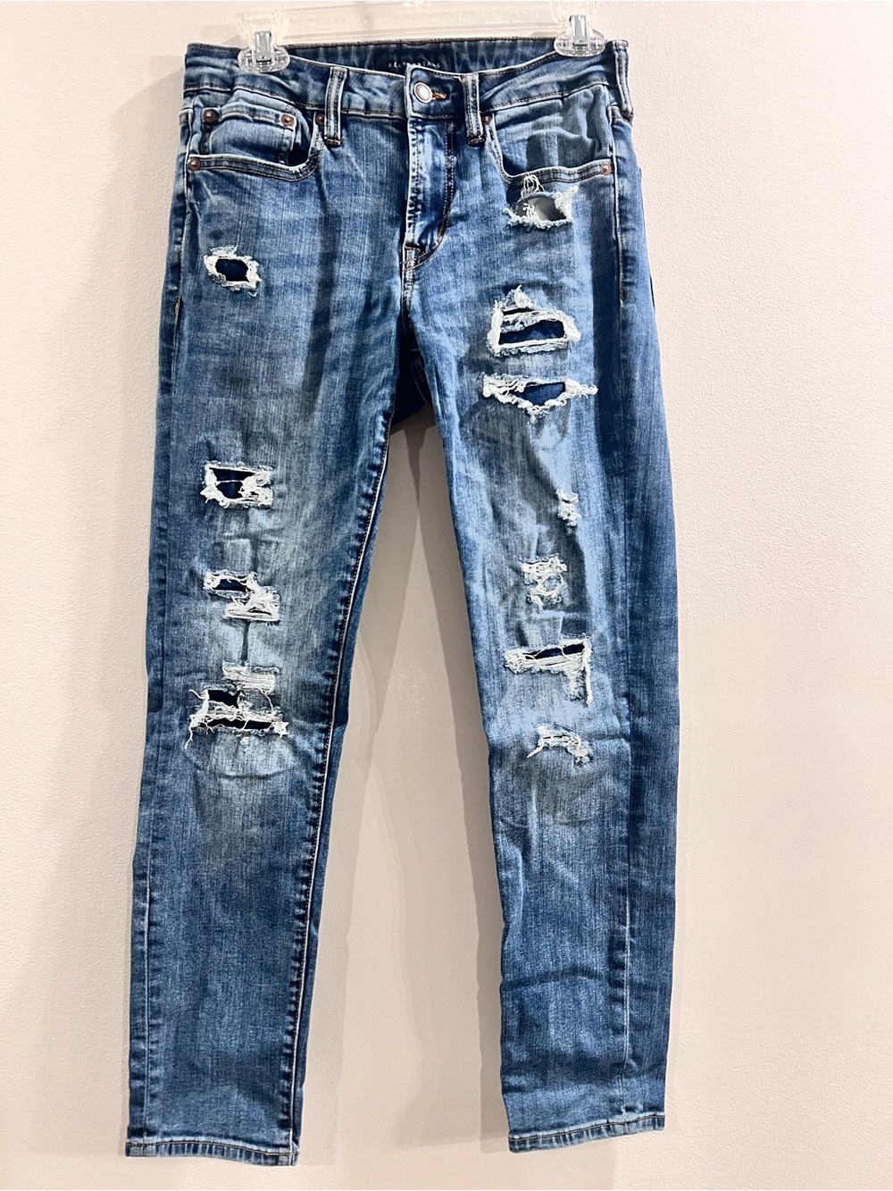 Aeropostale Men's Ripped Skinny Jeans in Medium Blue